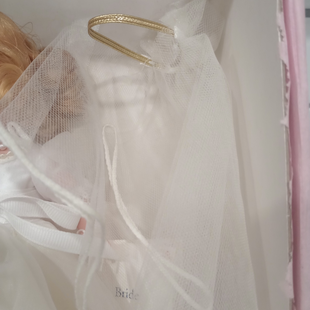 Madame Alexander Bride Doll with White and Pink Details - Picture 6 of 9